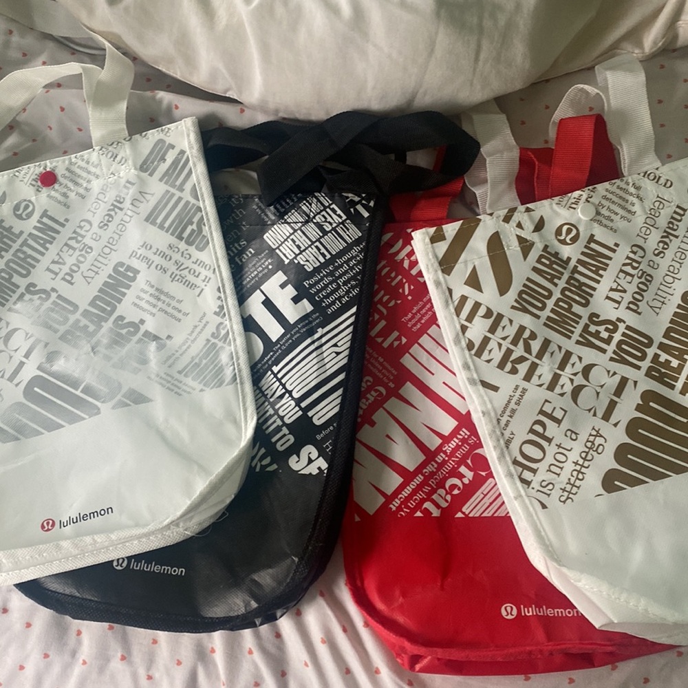 ❗CLOSET CLOSING ❗ Lululemon shopping bag
